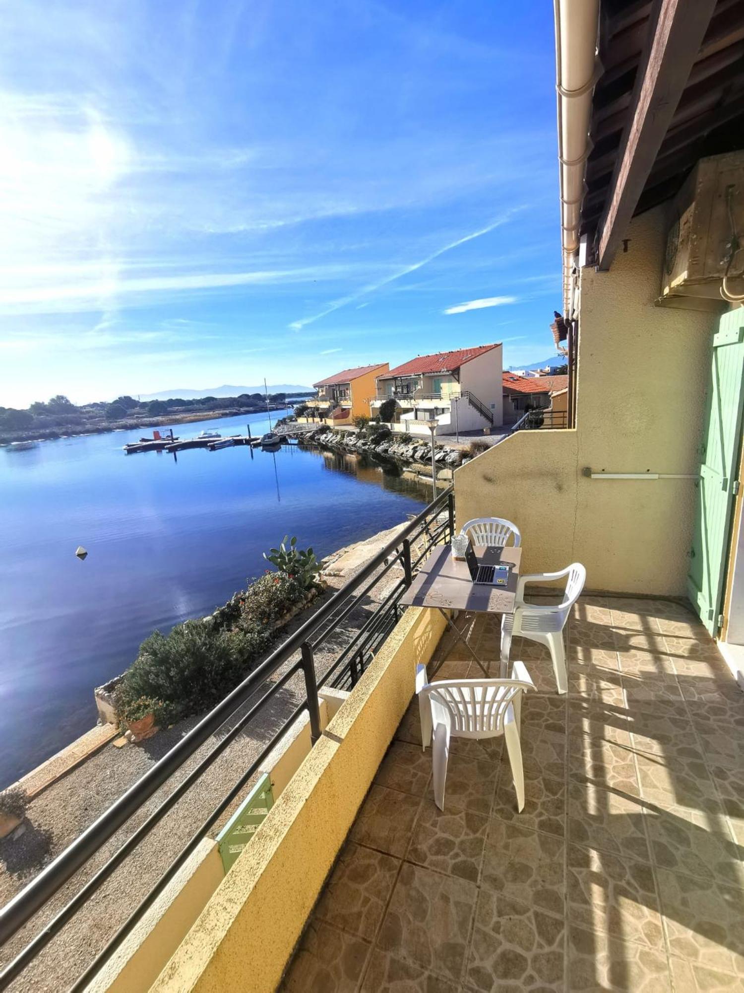 Appartement Coup De Coeur Les Pieds Dans L'Eau Ле Баркарес Экстерьер фото